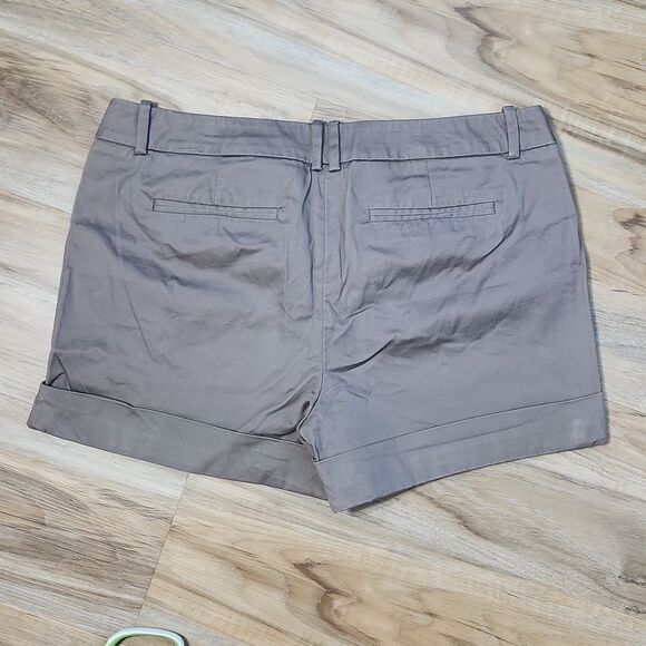 🔹️Mossimo Brown Stretchy Cuffed Shorts Size 10 - Picture 2 of 10